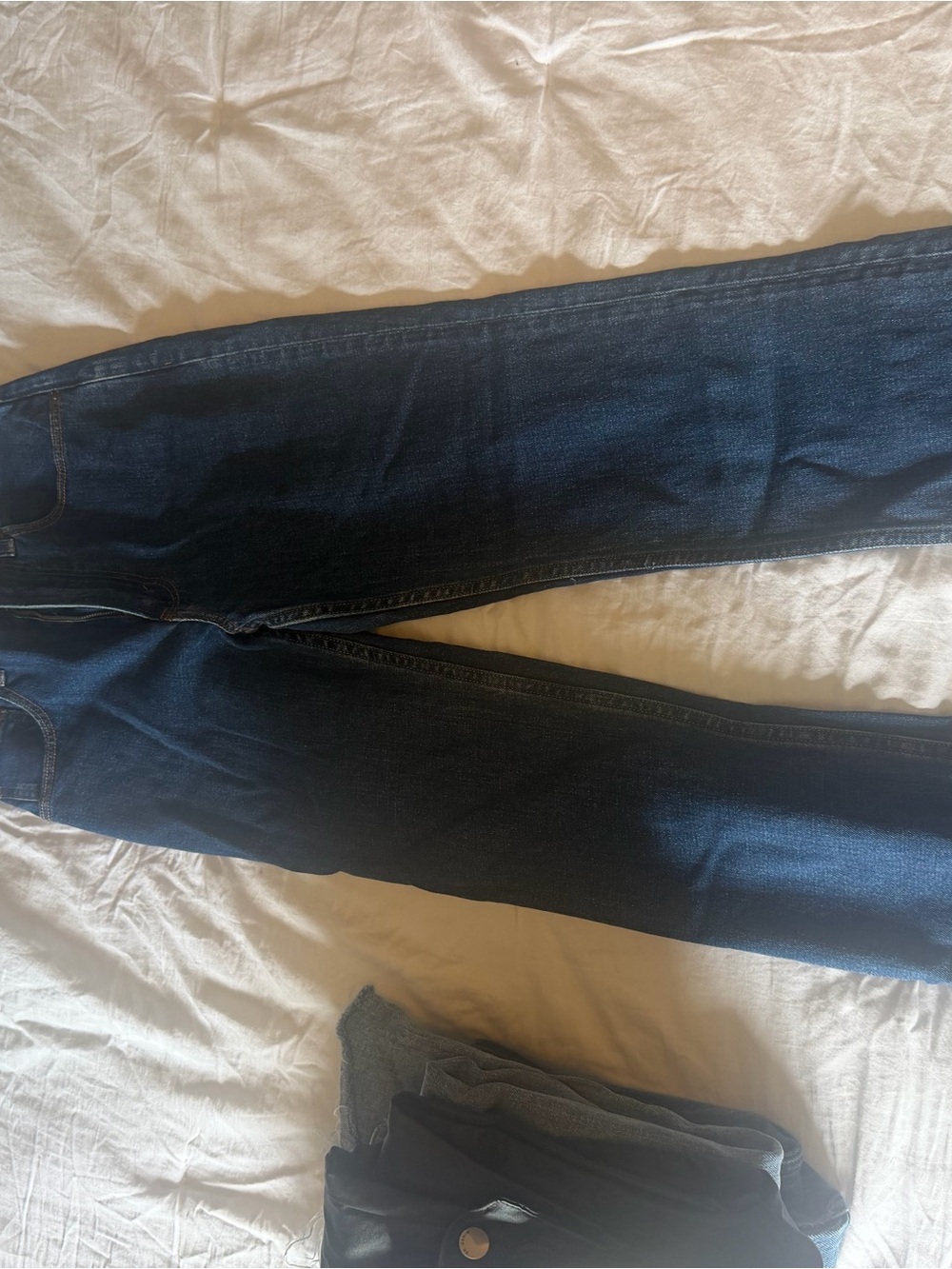 Abercrombie & Fitch Women's Dark Blue Straight Ankle Jean